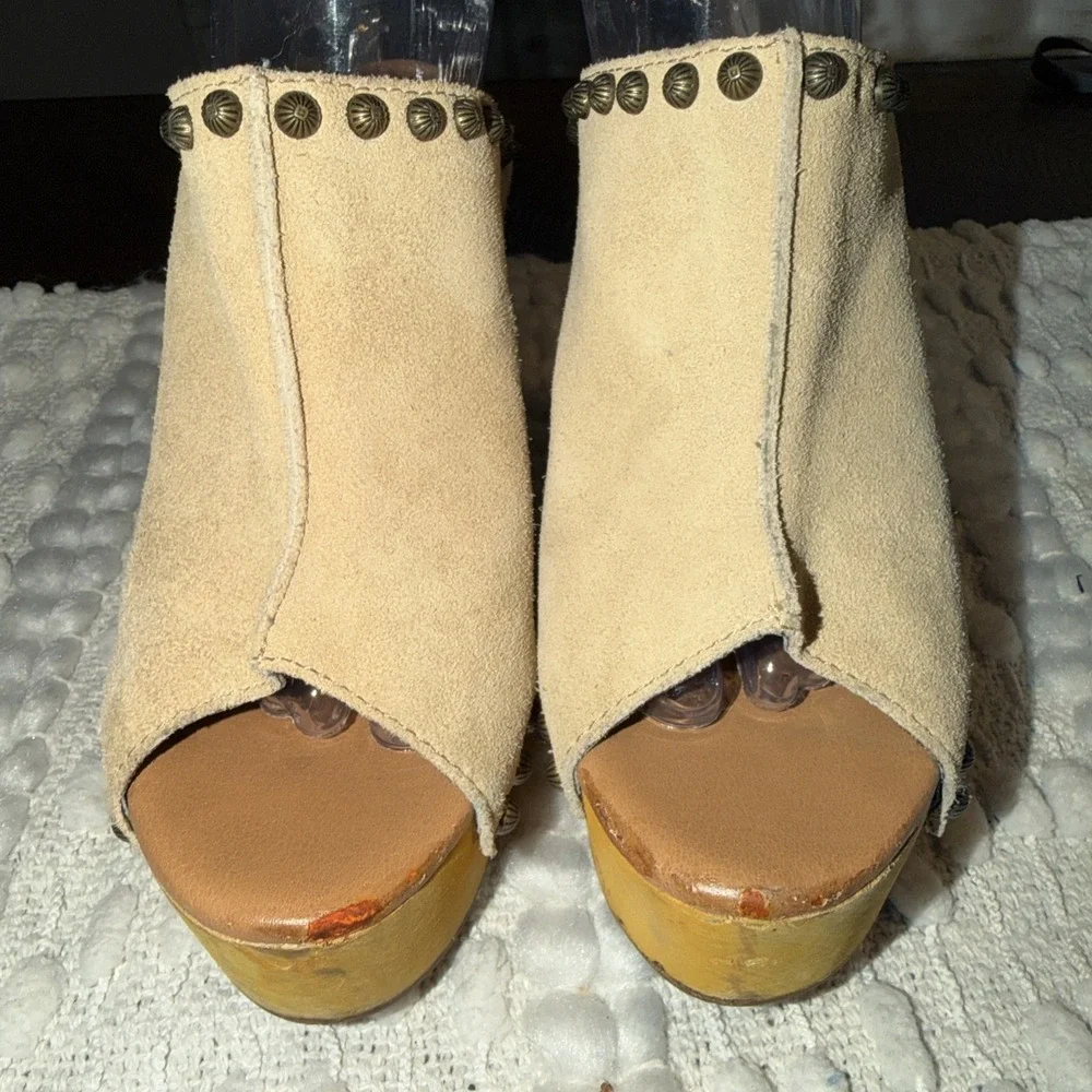 Dingo Free Spirit Plantain Sz 7.5 Tan Suede Studded Platform Shoes Club wear